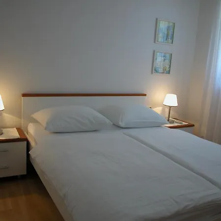 Guest house & Luna